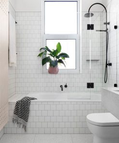 Gạch thẻ hình vuông phù hợp với không gian nhà tắm hiện đại