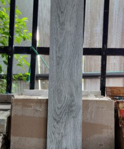 Gạch giả gỗ màu xám trắng