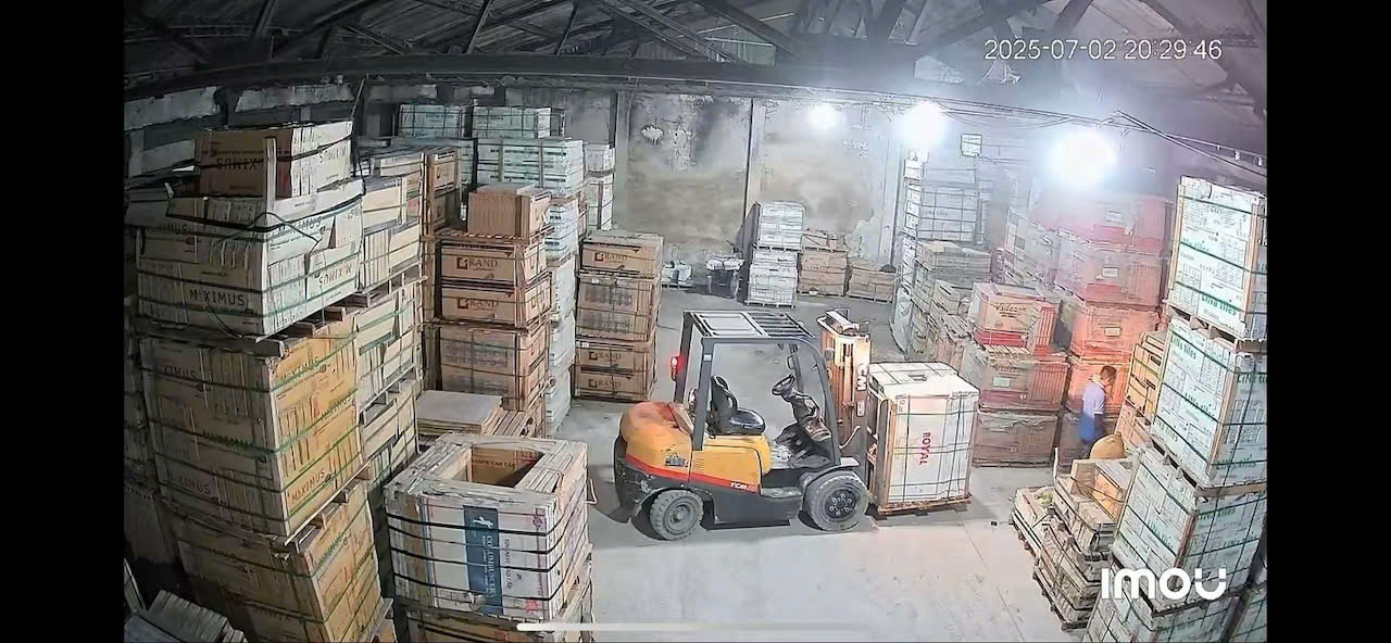 Kho gạch ốp lát Vina House - đại lý uy tín tại Đồng Nai